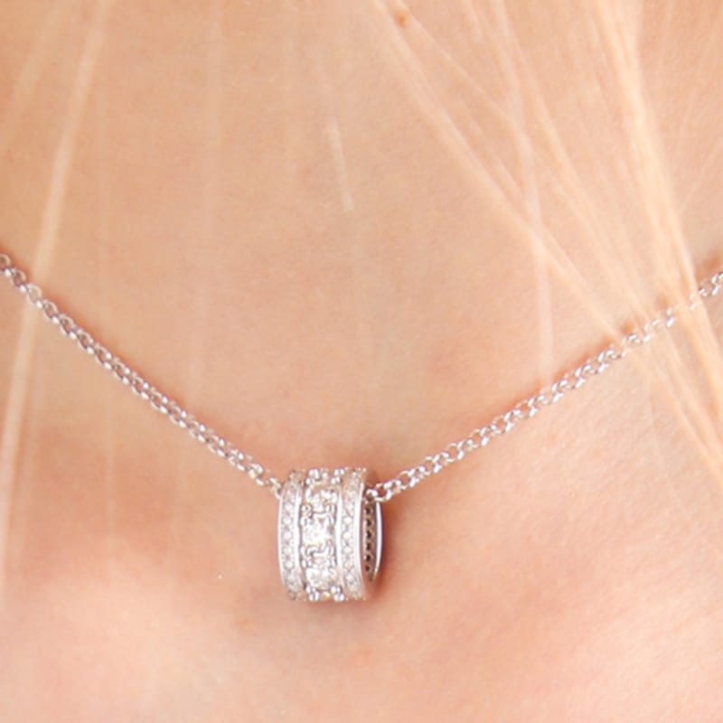 Dfarbe White Gold Natural Moissanite New Carved Necklace