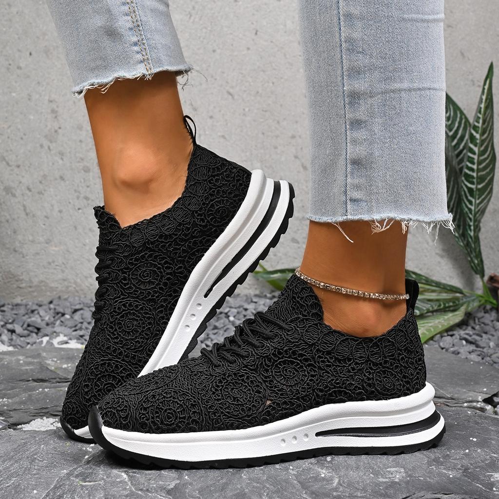 Fashion 2025 New Women Sneakers Breathable Fashion Trainers Plus Size Women Sneakers Mesh Fabric Lace Up Women Shoes Zapatos De Mujer