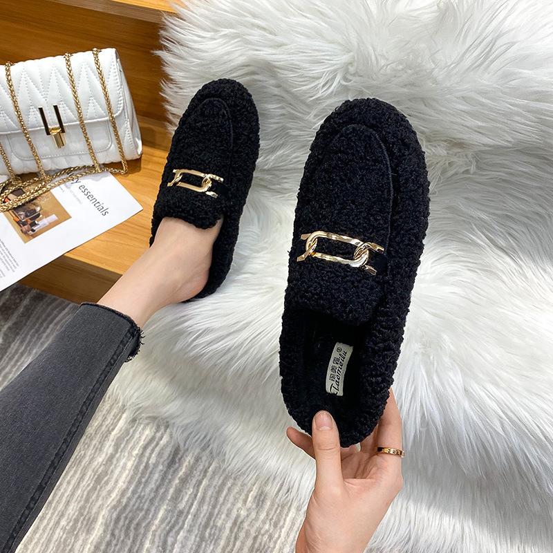 

Fashion Metal Chain lambswool slippers women fur mules large size 40-43 winter shoes woman flat closed toe warm plush slides mujer 2025 4.5 чёрный