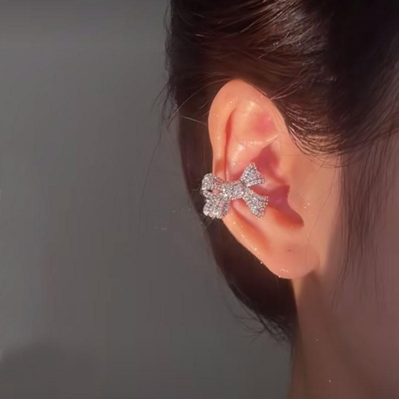 

New Shiny Rhinestone Bow Clip Earring for Women Korean Crystal Bowknot No Piercing Ear Cuff Silver Color Ear Clip Jewelry Gifts