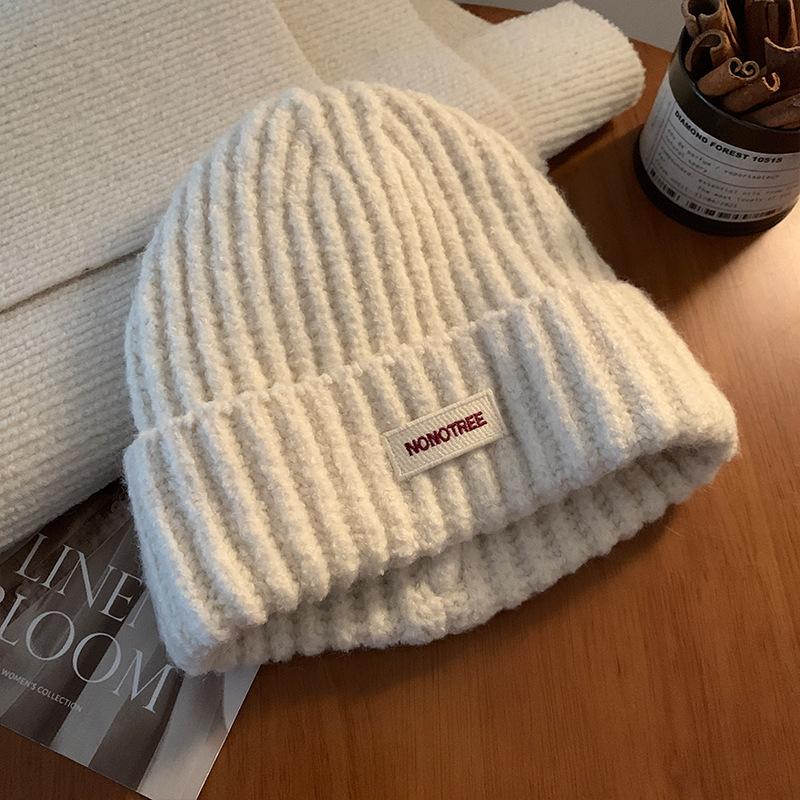 

Winter knitted wool hat women s autumn and winter thickened large head circumference versatile hat shows a small face, warm ear protection headgear белый