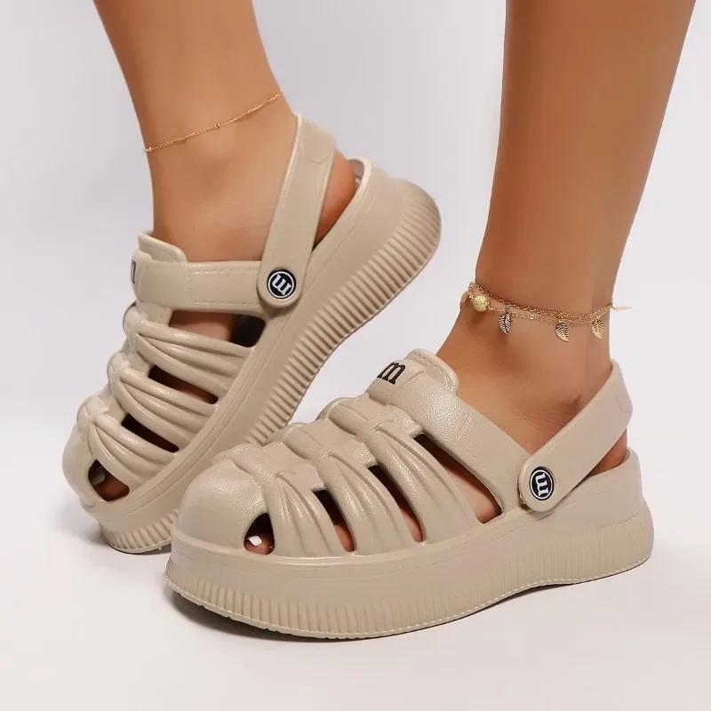 Fashion Hot Sale Slippers 2025 New Outdoor Summer Round Toe Slip on Light Women's Slippers Casual Closed Toe Sandals Slippers Women