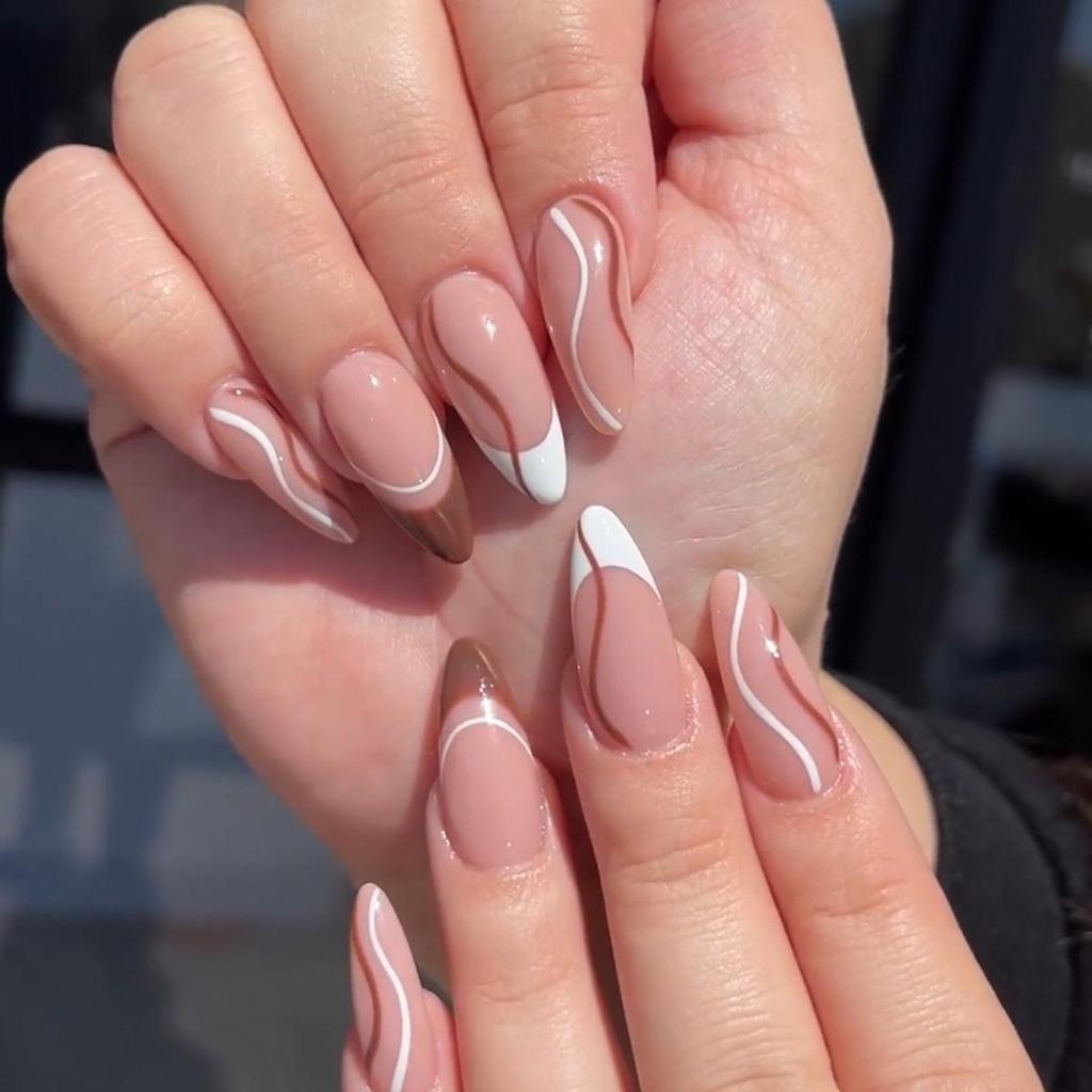 Brown Almond-Shaped French Tip False Nails with Irregular Lines, Removable Nail Art Patches