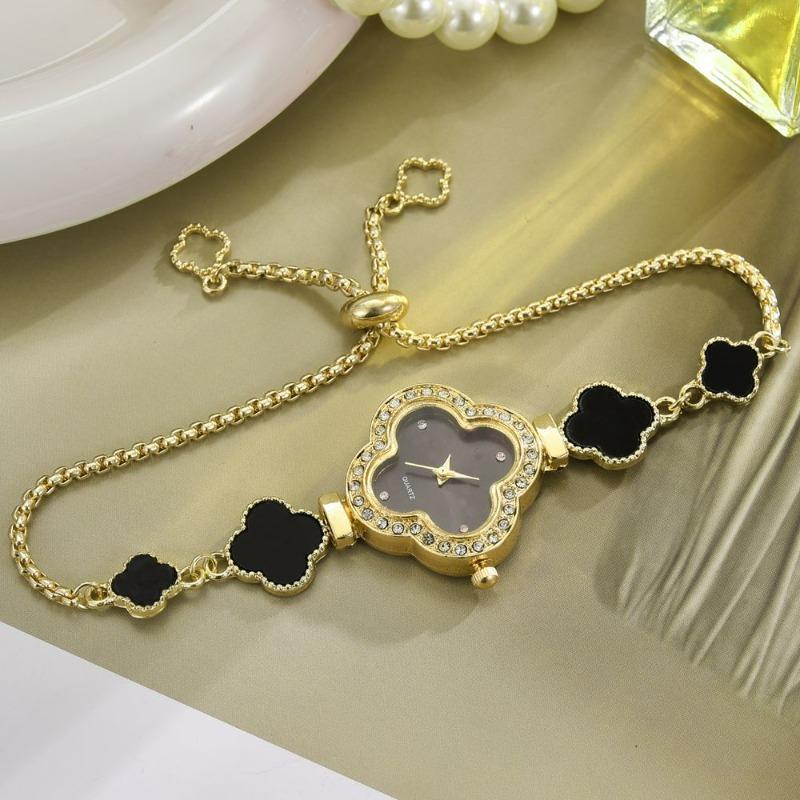 Lättdragen Fyrklöver Armbandsur Dam Grön Diamantbesatt Ljus Lyx Nischad Högklassig Temperament Utsökt