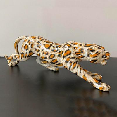 Model zwierzęcia imitujący lamparta Figurka z żywicy Rzeźby zwierząt Gepard Jaguar Dekoracja domu Figurki dekoracyjne