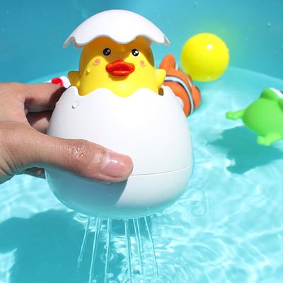 Çocuk Banyo Penguenleri Su Püskürtebilir Su ile Oynamak İçin Ördek Yavruları Yumurta Kabuğu Bebek Banyo Yüzen Fıskiye Oyuncakları