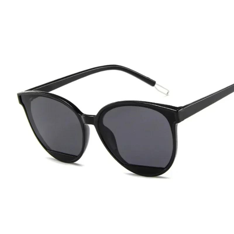 Vintage Classic Square Sunglasses For Women Men Retro Stylish Minimalist Fashion Female Male