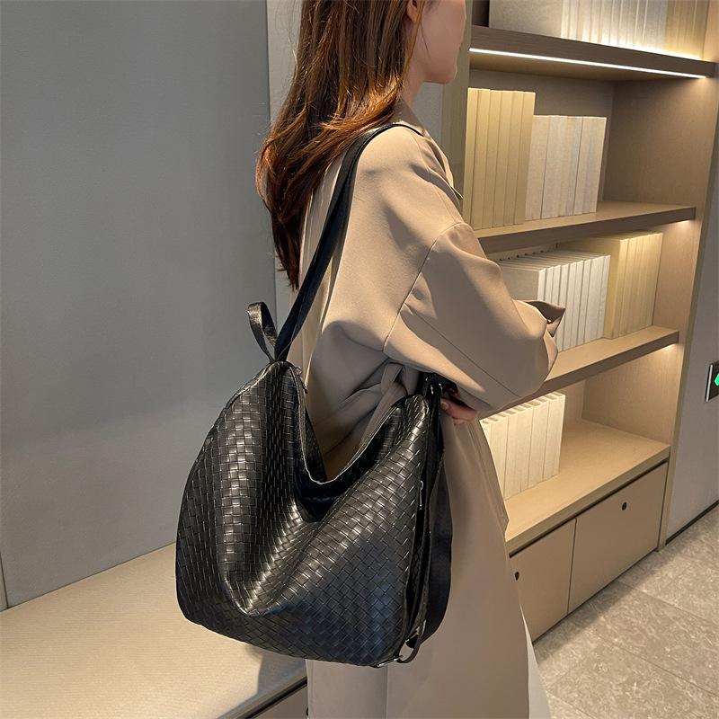 Schoolbag Fashion Versatile Niche Design Shoulder Bag Women's Premium Commuter Large Capacity Backpack Women's New Light Luxury