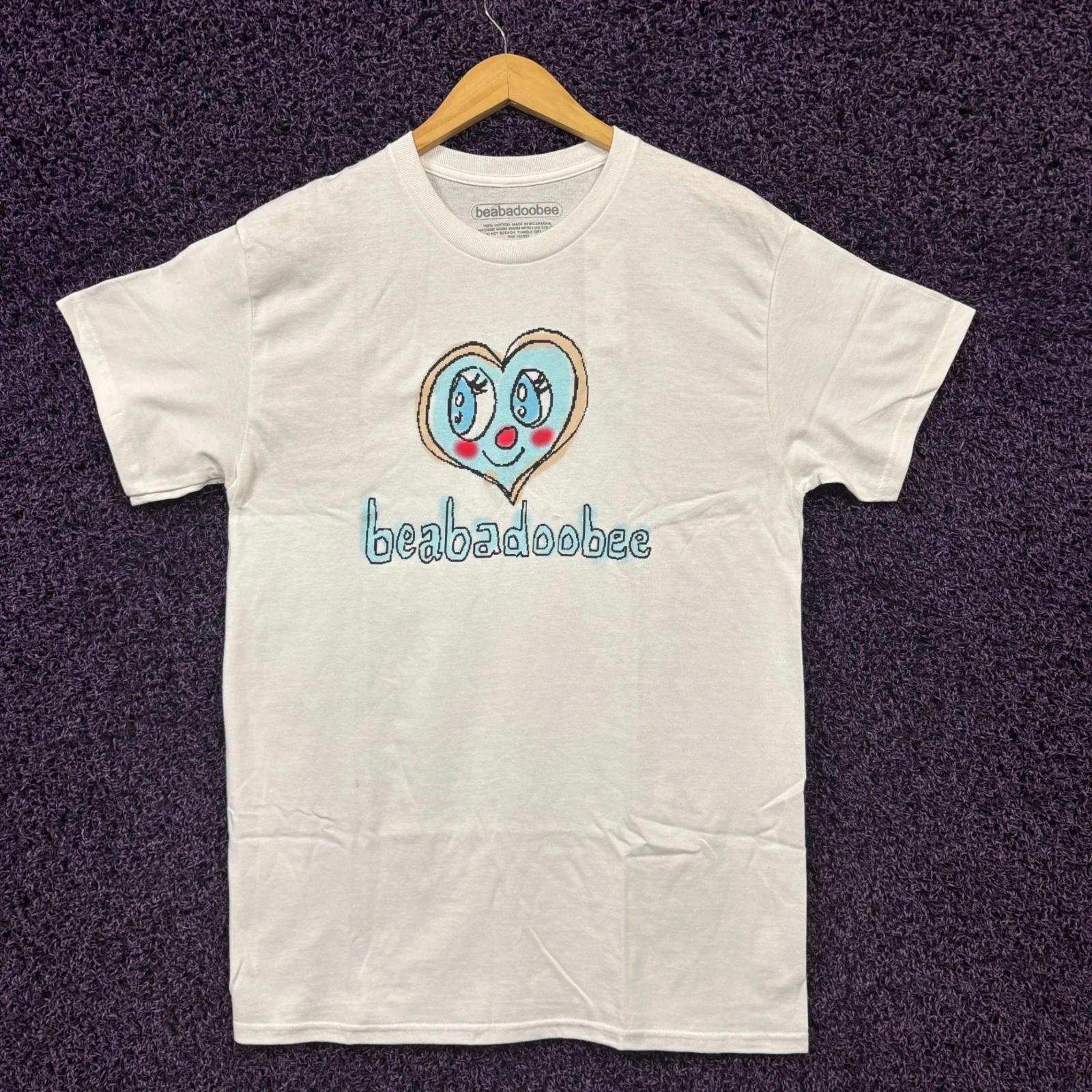 Beabadoobee Heart T-Shirt Size Medium L