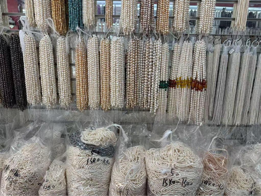 Natural Freshwater Pearl Multi-Shaped Half-Drilled DIY Jewelry Material for Women.