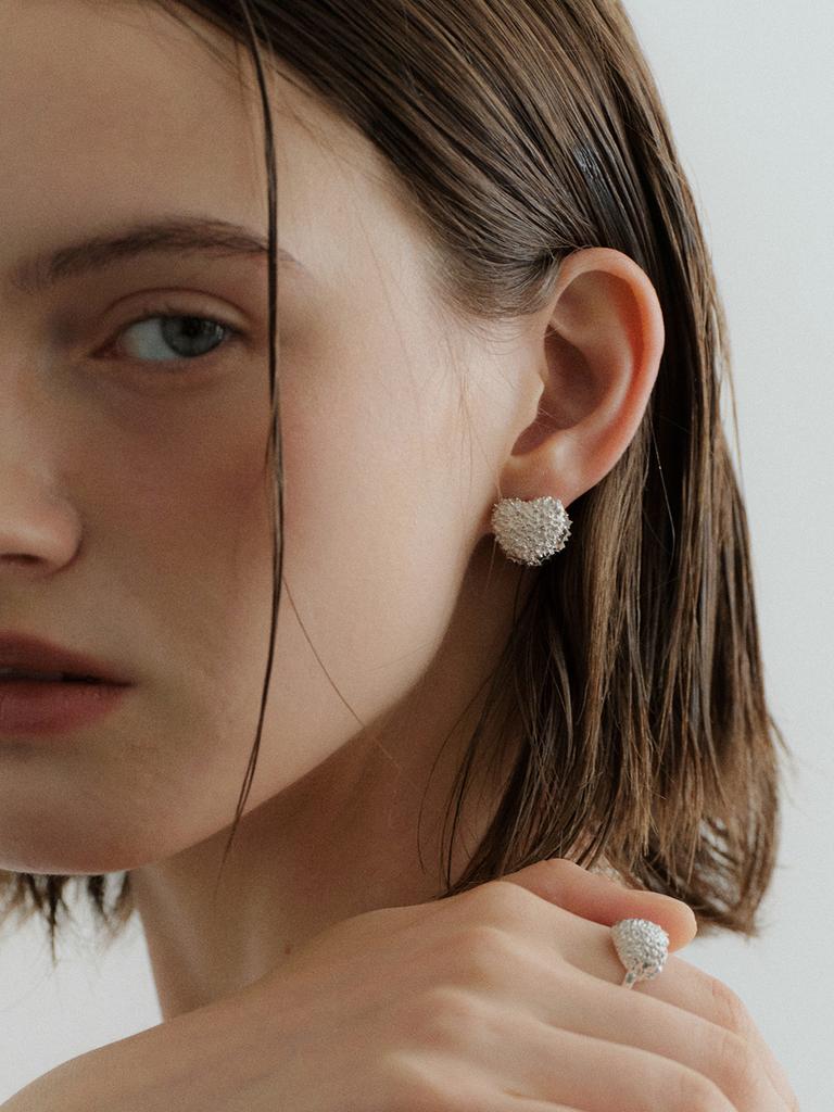 The Part Of [Silver 925] Sparkling Sand Heart Earrings