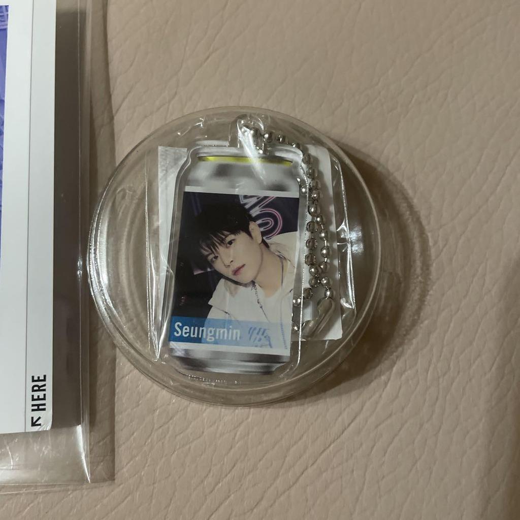 [USED] Stray Kids Seungmin Label Can with Acrylic Charm, Sticker, and Acrylic Keychain