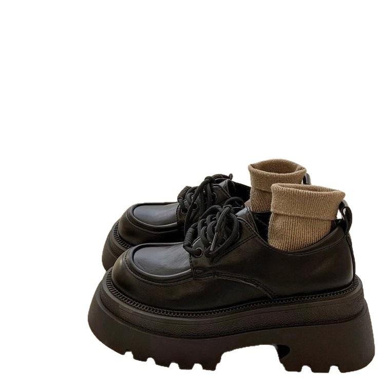 Britische schwarze Plateau-Lederschuhe 2025 Retro neue Schnürschuhe aufgetürmt verdickte Muffin-Einzelschuhe erhöhende Slipper