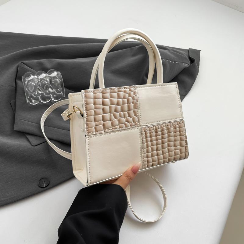 Niche design foreign style small square bag 2025 autumn new fashion simple retro trend shoulder messenger bag