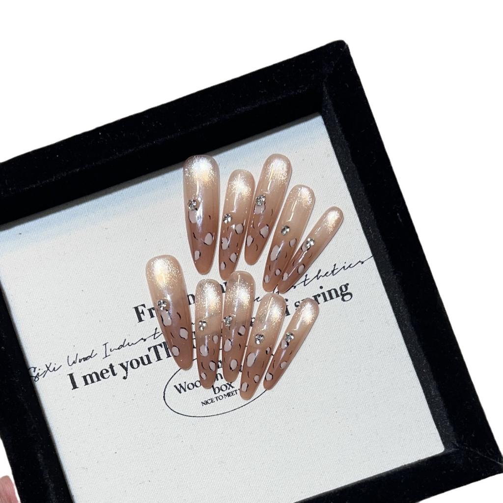 Wearing Armor with Long High-end Style, Light-chasing Cat Eyes, Autumn and Winter Style, Temperament, Leopard Print, French Brown Manicure, Removable