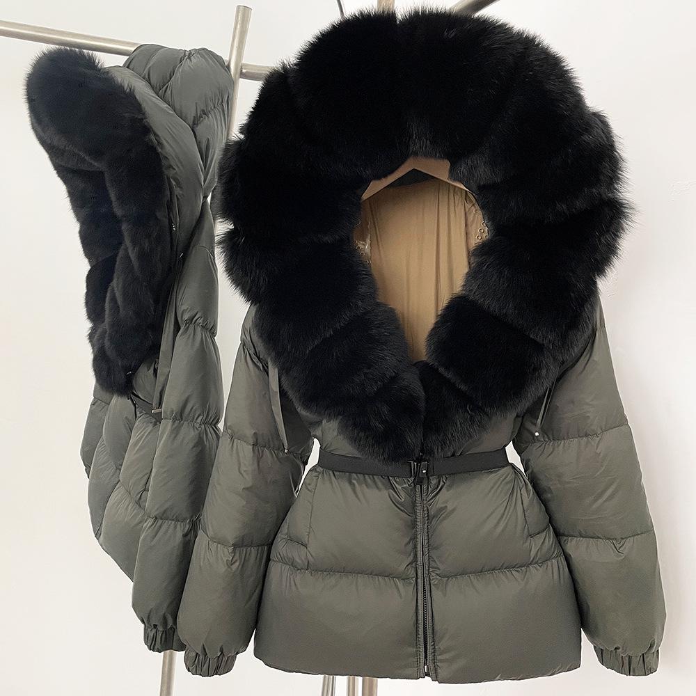 Giacca invernale da donna in piuma d'anatra bianca con cappuccio in vera pelliccia di volpe