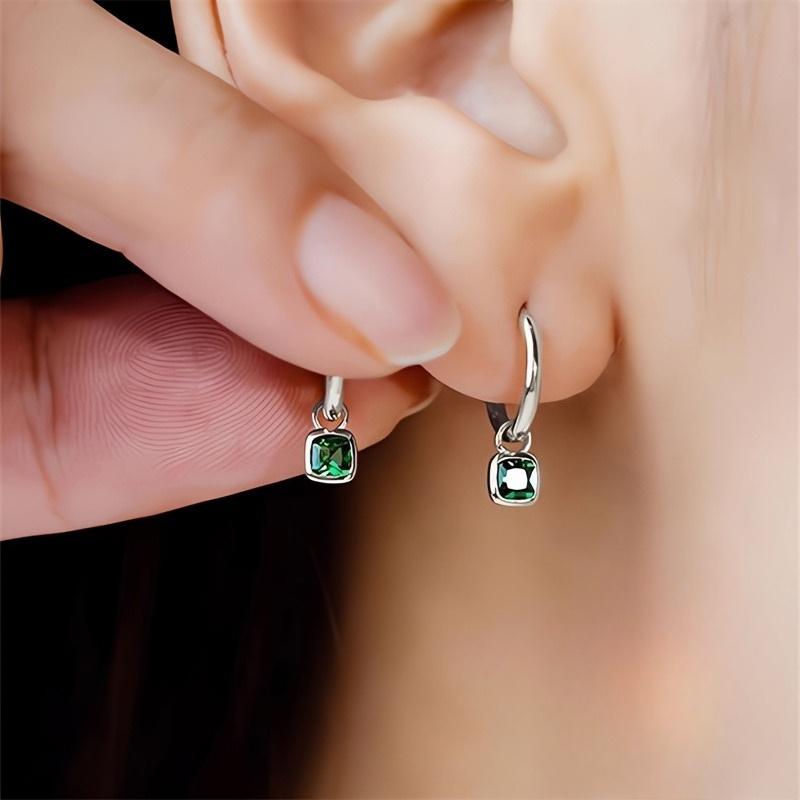 A Pair of Simple and Elegant Retro Geometric Green Square Earrings, Women's Earrings and Earrings, Preferred for Friends' Gatherings