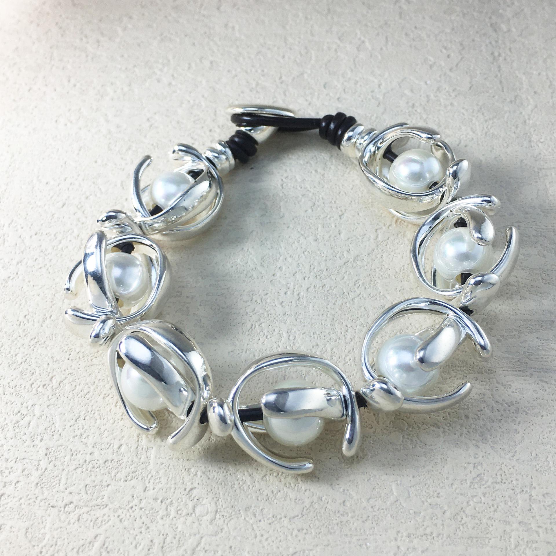 2024 Trendy European-American Creative Geometric Pearl Bracelet - Romantic Women s Jewelry Gift