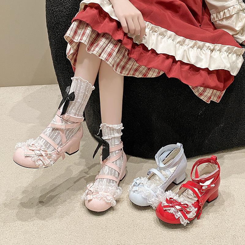Zapatos de cuero pequeños lazo lindos zapatos Mary Jane 2025 nuevos loli mujeres dulces borde de encaje tacón grueso hebilla zapatos de cuero