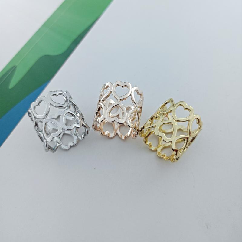 1/4Pcs Alloy Circle Scarves Brooch Pins Metal Heart Hollow Out Silk Scarf Buckle Ring Clips For Women Girls Clothing Accessories