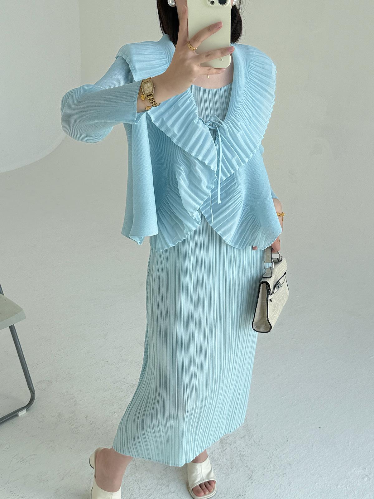 

2026 Women s Pleated Ruffle Lapel Jacket & Slimming French Vest Dress Set Vest Dress Only светло-синий