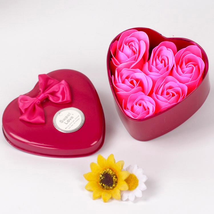 Valentine's Day Heart-Shaped Rose Soap Flower Gift Box for Girlfriend - Creative Souvenir