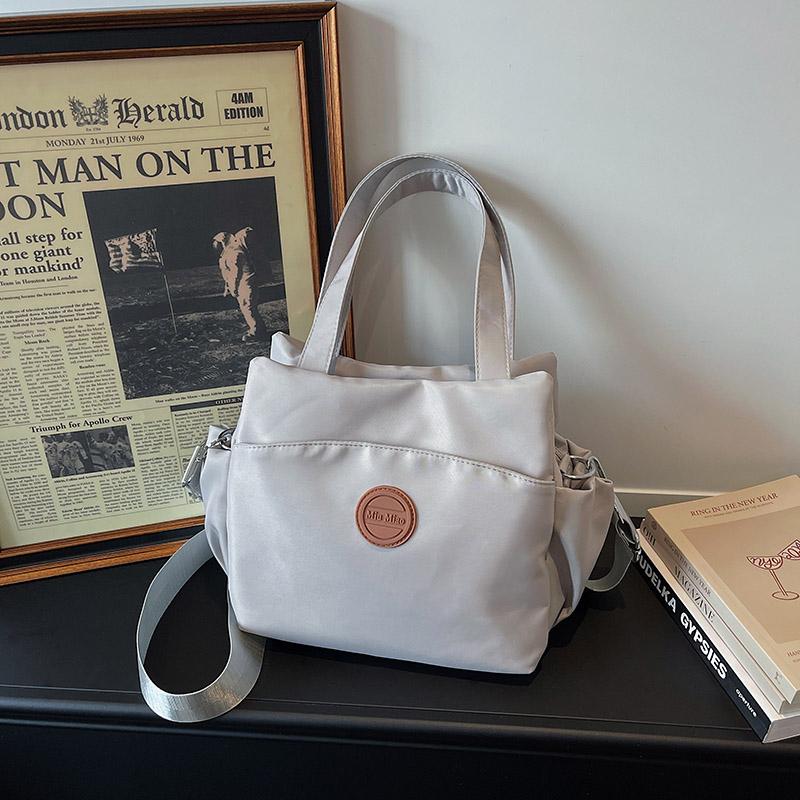 Lightweight Large Capacity Shoulder Bag Women's Waterproof Nylon Tote Bag