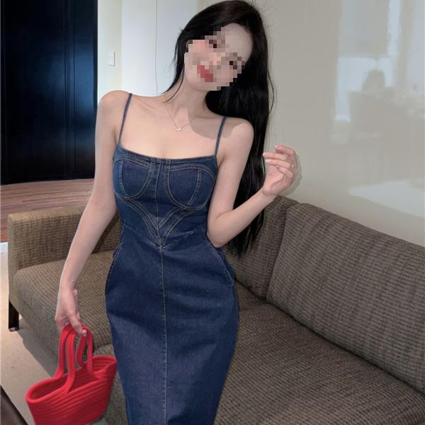 Hong Kong style retro denim suspender dress women's spring and summer 2026 new waist thin split a word long dress skirt