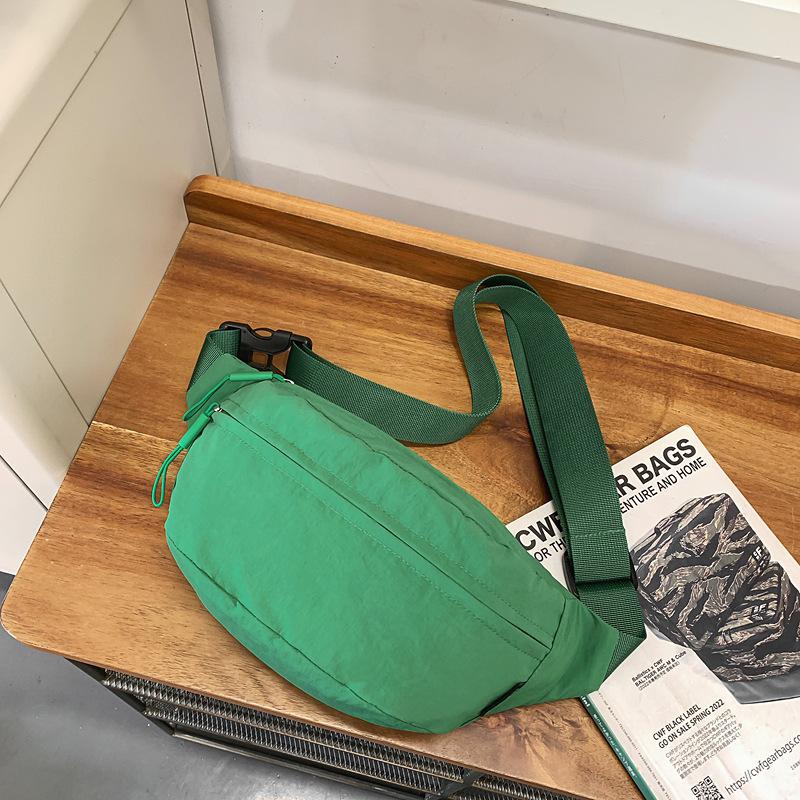 Trendy Brand Breast Bag Women'S Casual Versatile Messenger Bag Men'S Lightweight Sports Shoulder Bag Girls Commuting Solid Color Mobile Phone Pack