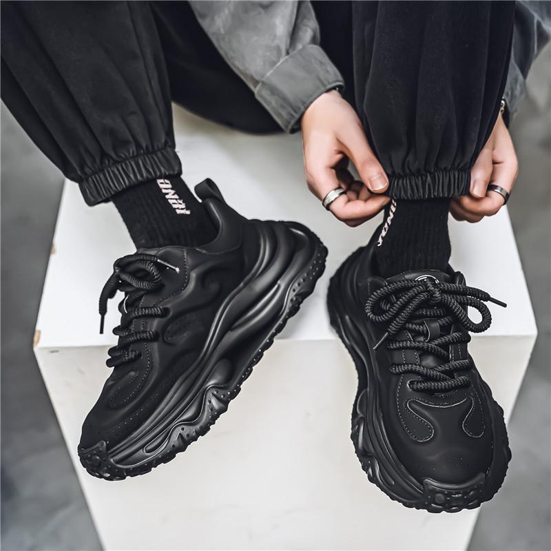 Nya Utsökta Herrsneakers Lätta och Andningsbara Ungdom Tjocka Sula Höjdökande Löparskor Zapatos Para Hombres