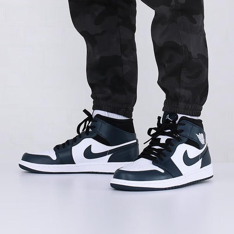 (GS) Air Jordan 1 Mid 'Armory Navy' Kids' 554725-411