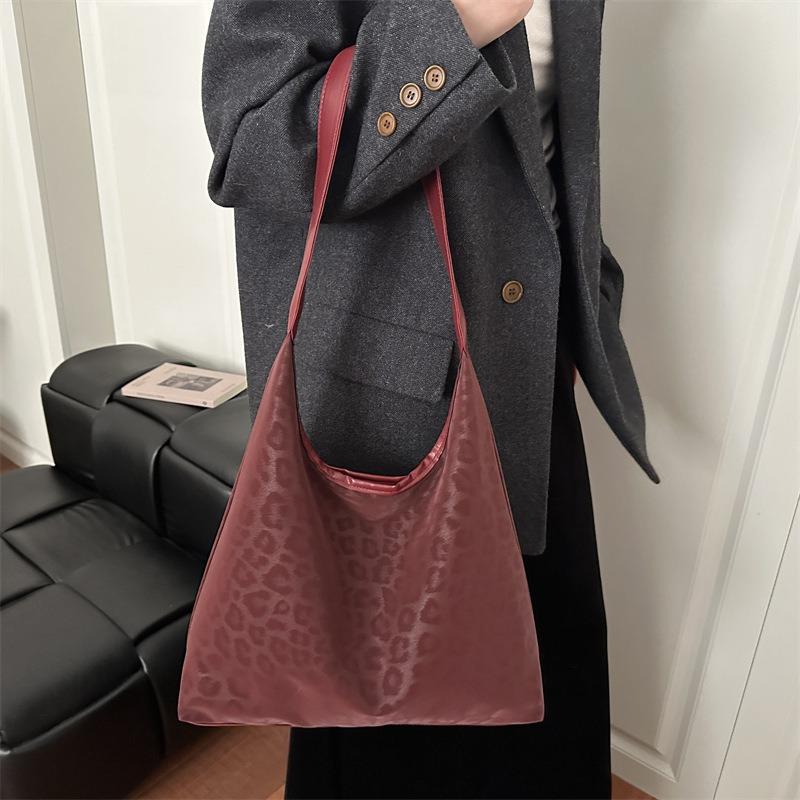Retro fashion leopard print tote bag women's trend casual large capacity shoulder bag versatile underarm bag commuting