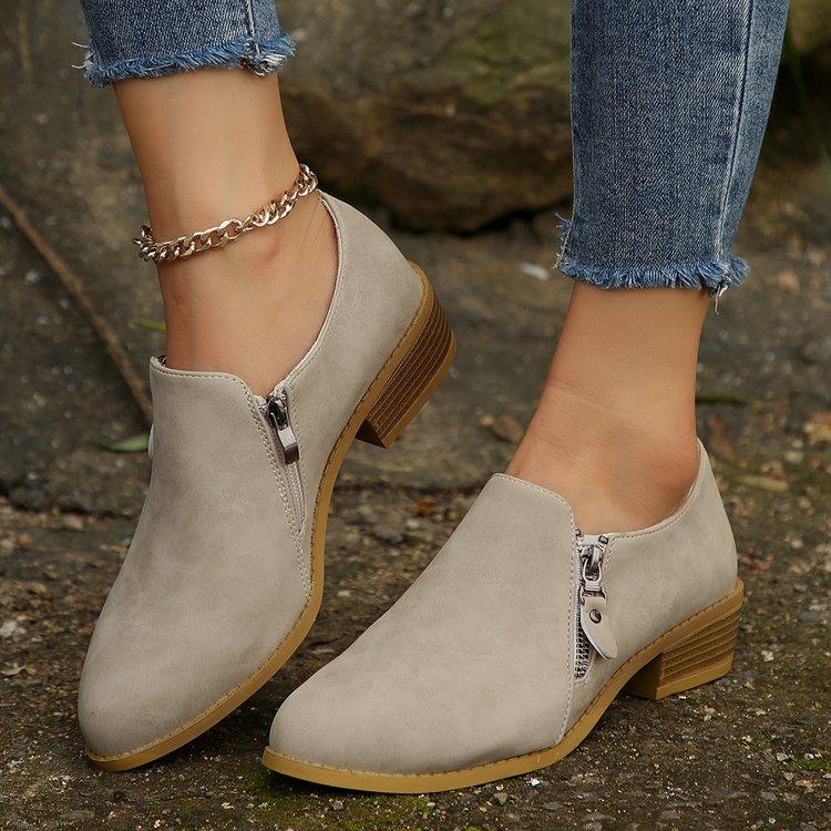 Large Size Retro Chelsea Boots Autumn and Winter New Side Zipper Square Heel Commuter Shoes