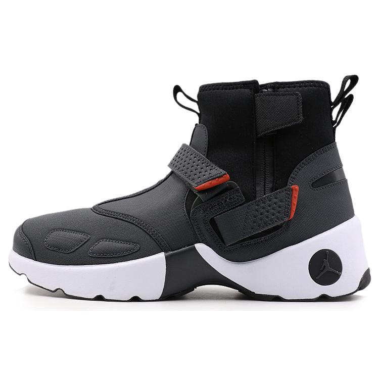 

Jordan Trunner High Тройной черный 42