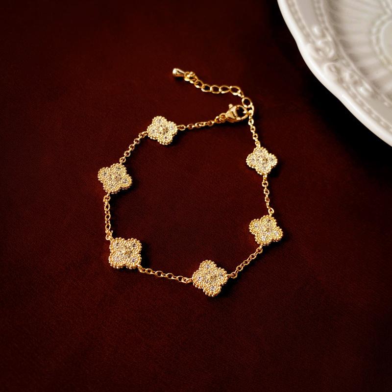 Korean Zircon Flower Bracelet - Elegant Simple Design, Trendy Fashion, Versatile Hand Jewelry, Internet Celebrity Style.