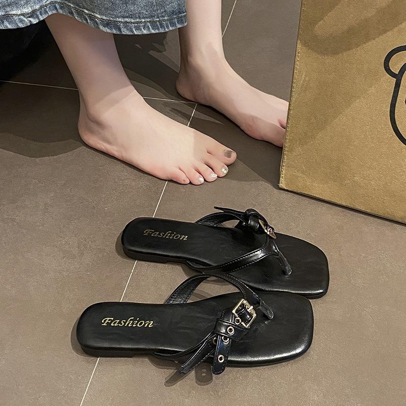 Retro Belt Buckle Flip-flops Summer Wear Flat Bottom Toe Cool Slippers Women's Casual Beach Slippers