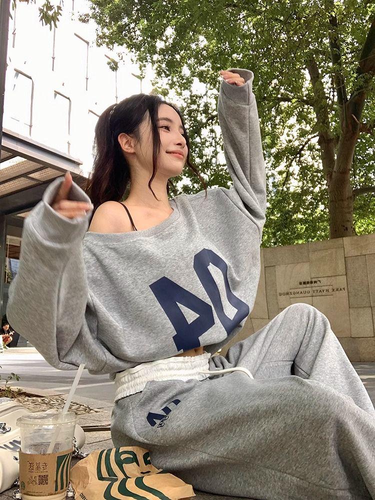 Damski jesienny dres w koreańskim stylu: Luźny Krój i Modelujące Spodnie z Szerokimi Nogawkami Zestaw Dwuczęściowy - Trend Mody Influencerów.