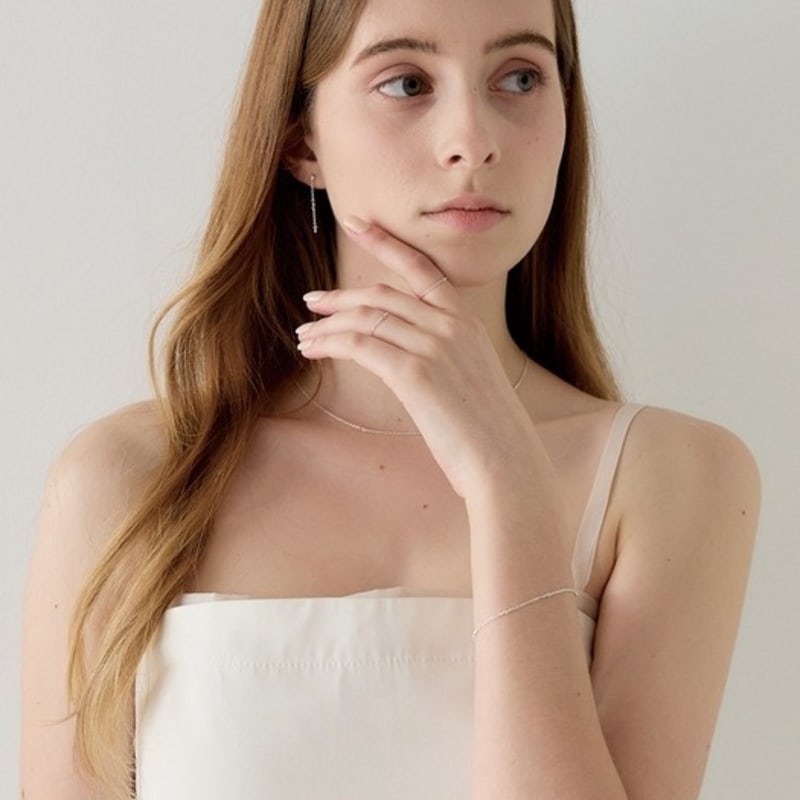 Aphrose Behind Logo Pure Dot Pendant Ring