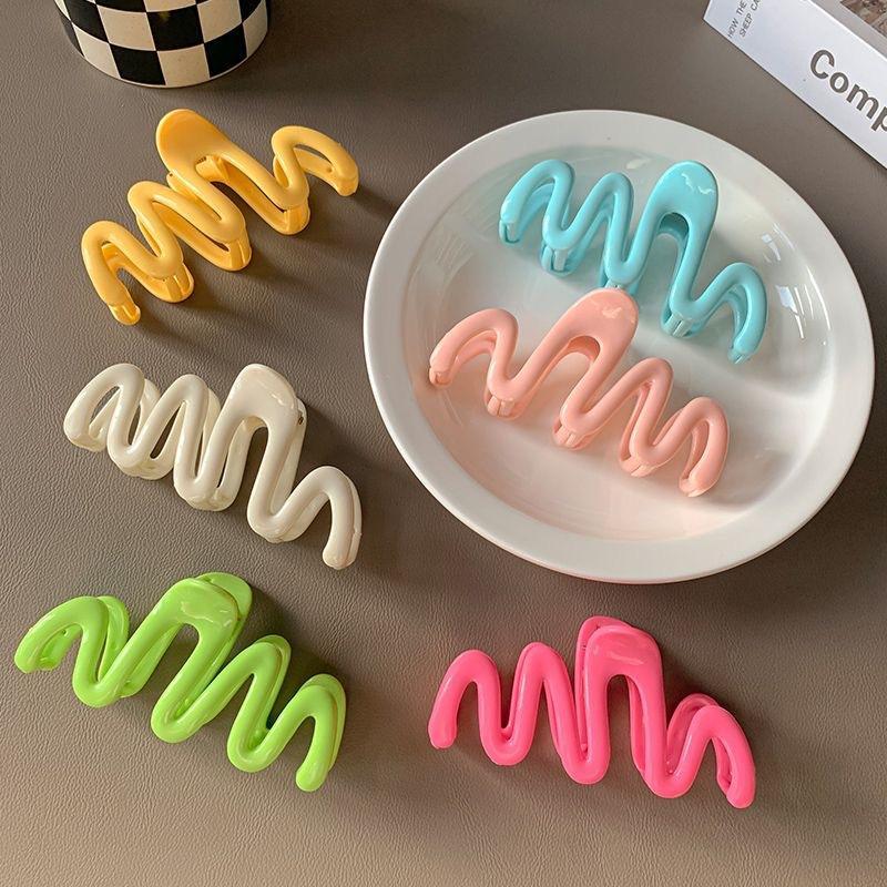 Colorful Jelly Wave Hair Claw Shark Hair Claw Clip Women Girls Korean Sweet Simple Irregular Hair Clip Hair Accessories