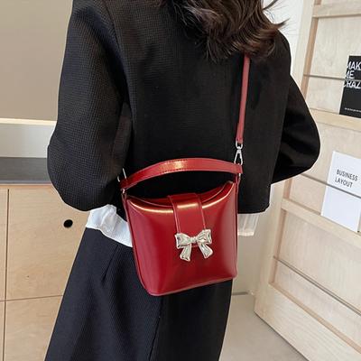 Nuove Borse con Fibbia in Metallo a Fiocco Moda Donna Borsa a Secchiello Rossa Elegante Borse a Spalla Singola e a Tracolla da Ragazza Dolce