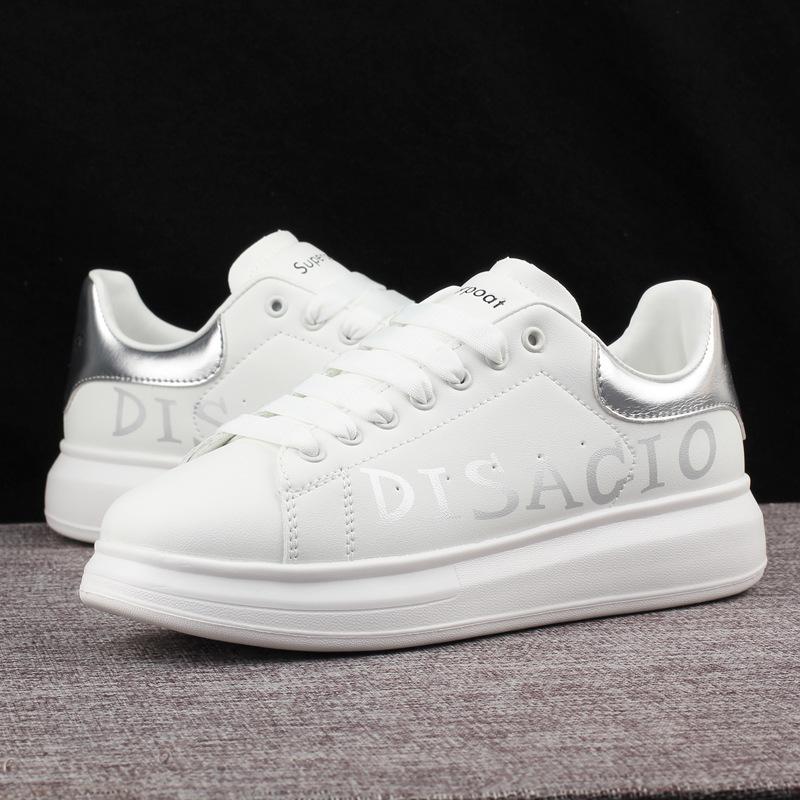 

Мужчины и женщины с одинаковой толстой подошвой, маленькие белые туфли. Мужская пара, туфли на подъеме. Повседневная спортивная обувь на плоской подошве. Женская модная обувь. Мужская обувь. 44