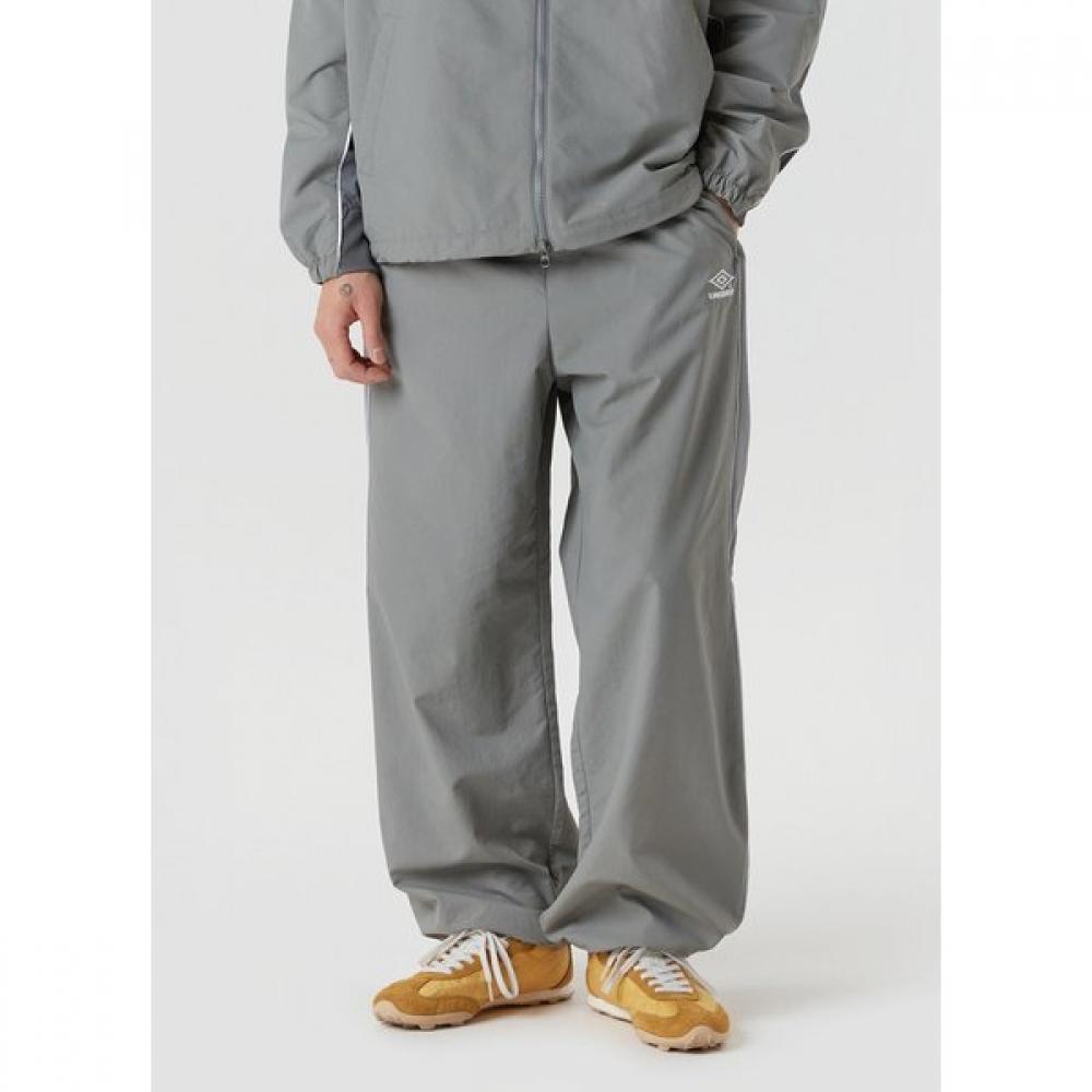 Umbro Unisex Engineered Woven Wide   Jogger Pants Uq121cpt23wgr
