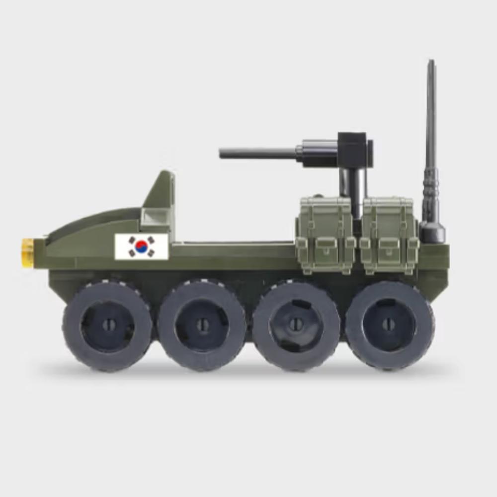 Oxford Military Amphibious Vehicle Assembly Model Kit ( 8 Year+ )