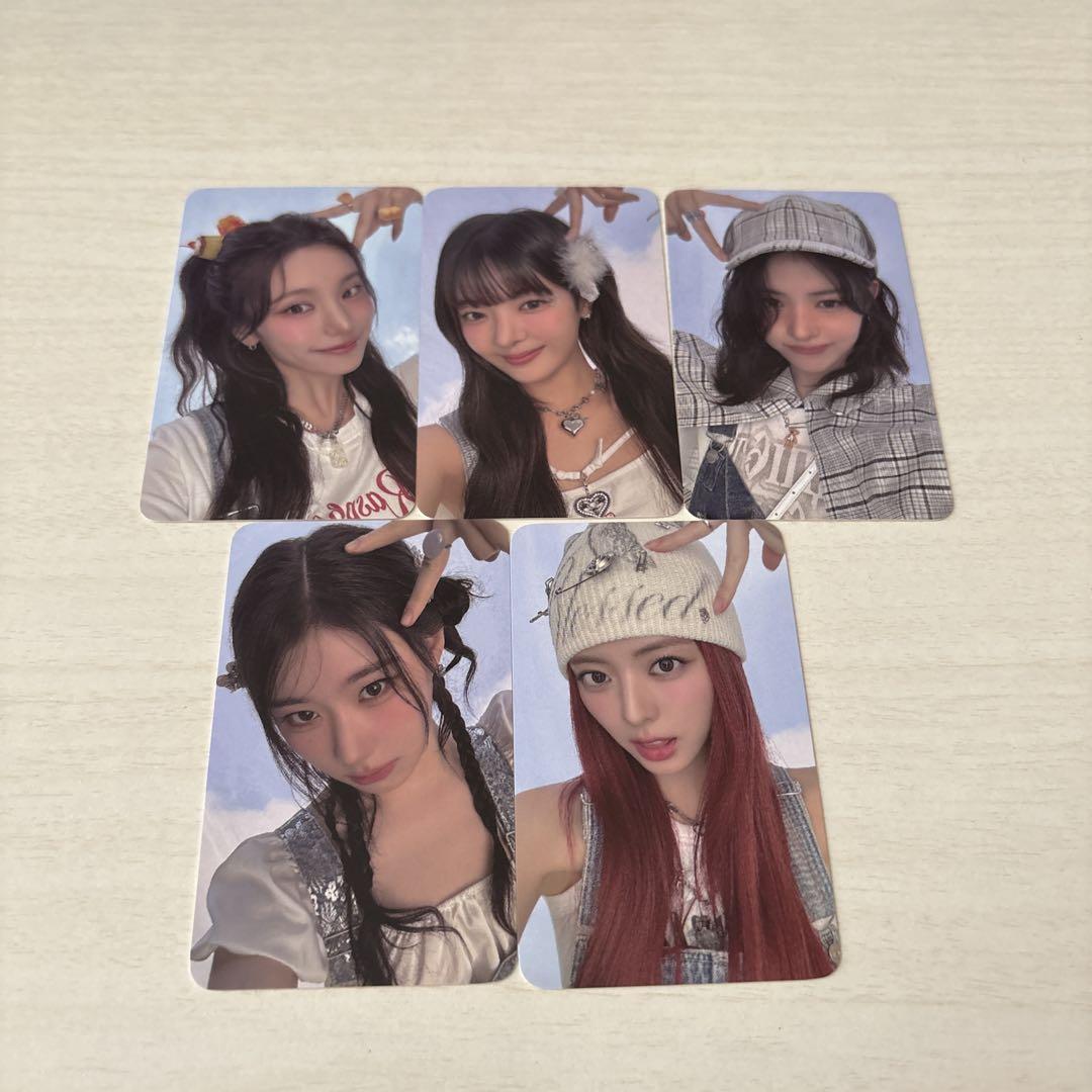 

[Б/У] Торговые карточки ITZY Йеджи, Лиа, Рюджин, Чэрён, Юна поп-ап