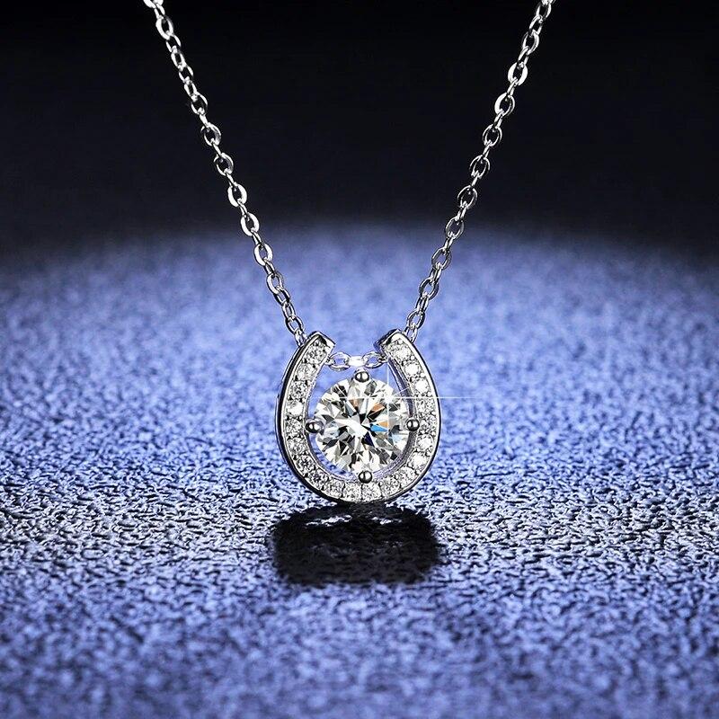 

New Real Moissanite Horseshoe Pendant Necklace 1ct D Color S925 Sterling Silver Clavicle Chain for Women Fine Jewelry
