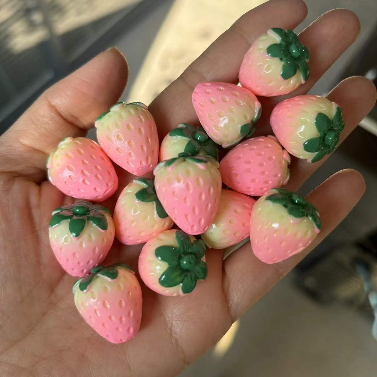 

Серьги-брелки в виде 3D-клубники: Аксессуары из смолы своими руками для украшения чехла для телефона