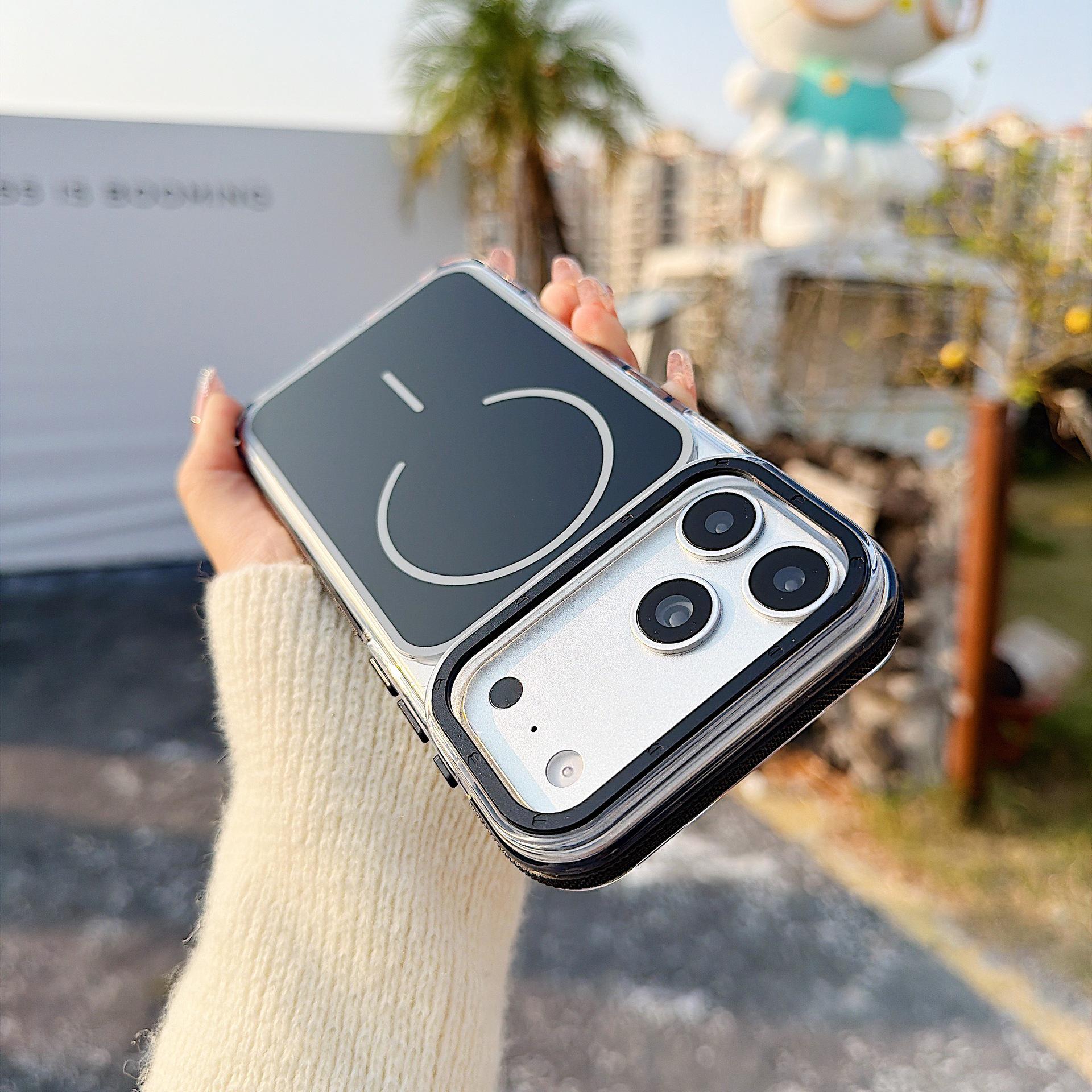 

Compatible with Apple 17 Pro Max, 16, 15 - XunCai Two-Color Magnetic Frosted Hard Shell with Metal Buttons iPhone 17 Pro чорний