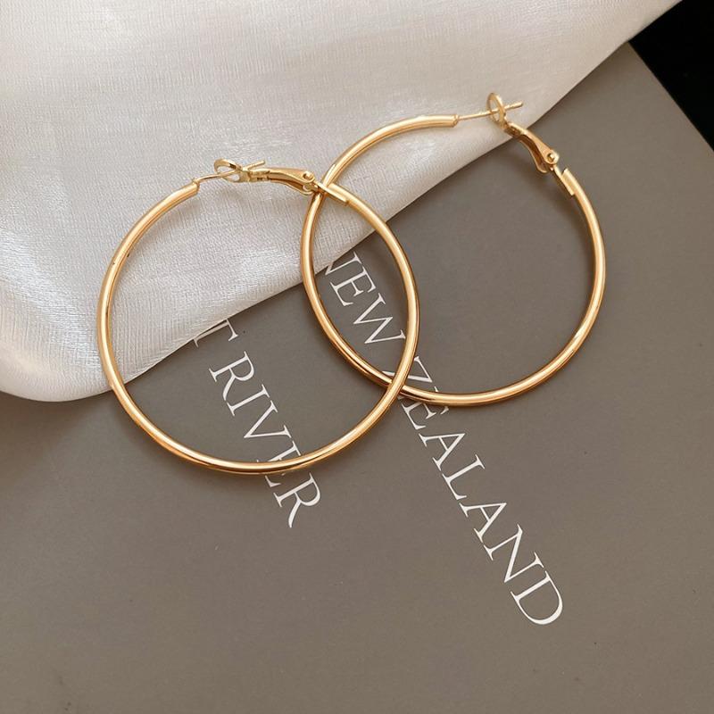 Silver Needle Metal Earrings, Fashionable and Simple, Versatile Temperament Earrings, Earrings, Pendants, Niche Design Earrings.