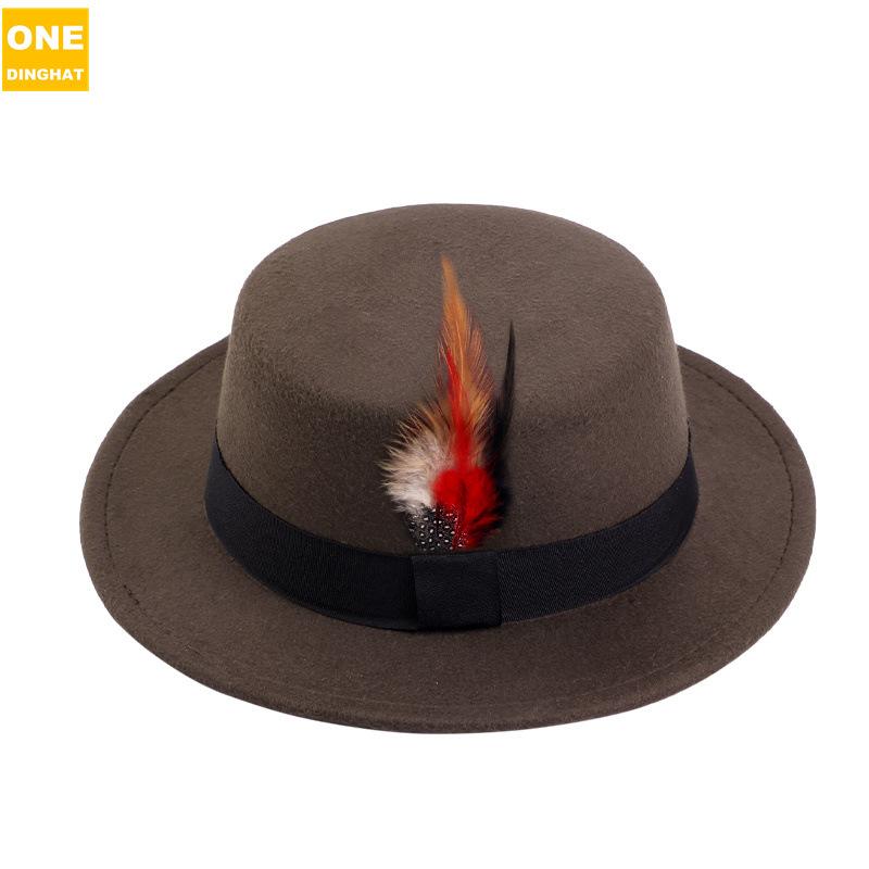 Men'S And Women'S Woolen Wool Flat Top Top Top Hat Retro Chicken Feather Jazz Hat Gentleman'S Hat Jdl-008A