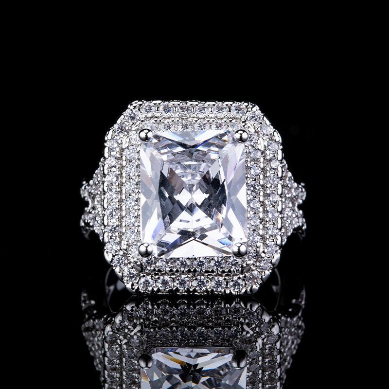 Classic Luxury Square Diamond Full Diamond Charm Ring Jewelry Ladies